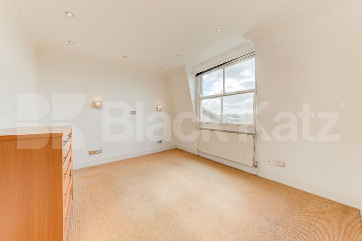 Top Floor 1 bedroom property only a short walk to Upper Holloway Station Tollington Way  , Holloway